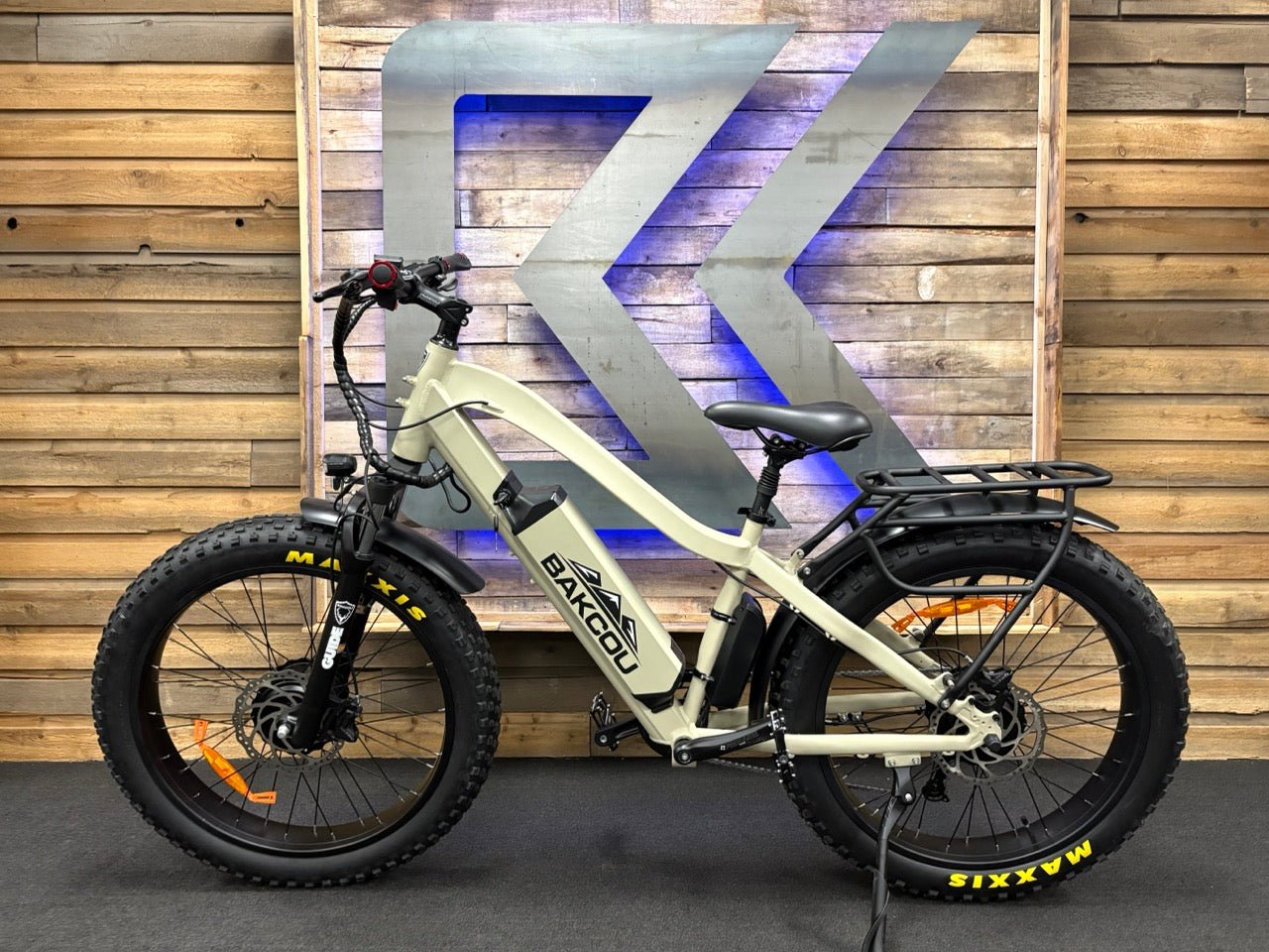 Kodiak Matte Desert Tan 25ah - Showroom Special #5490 - Bakcou