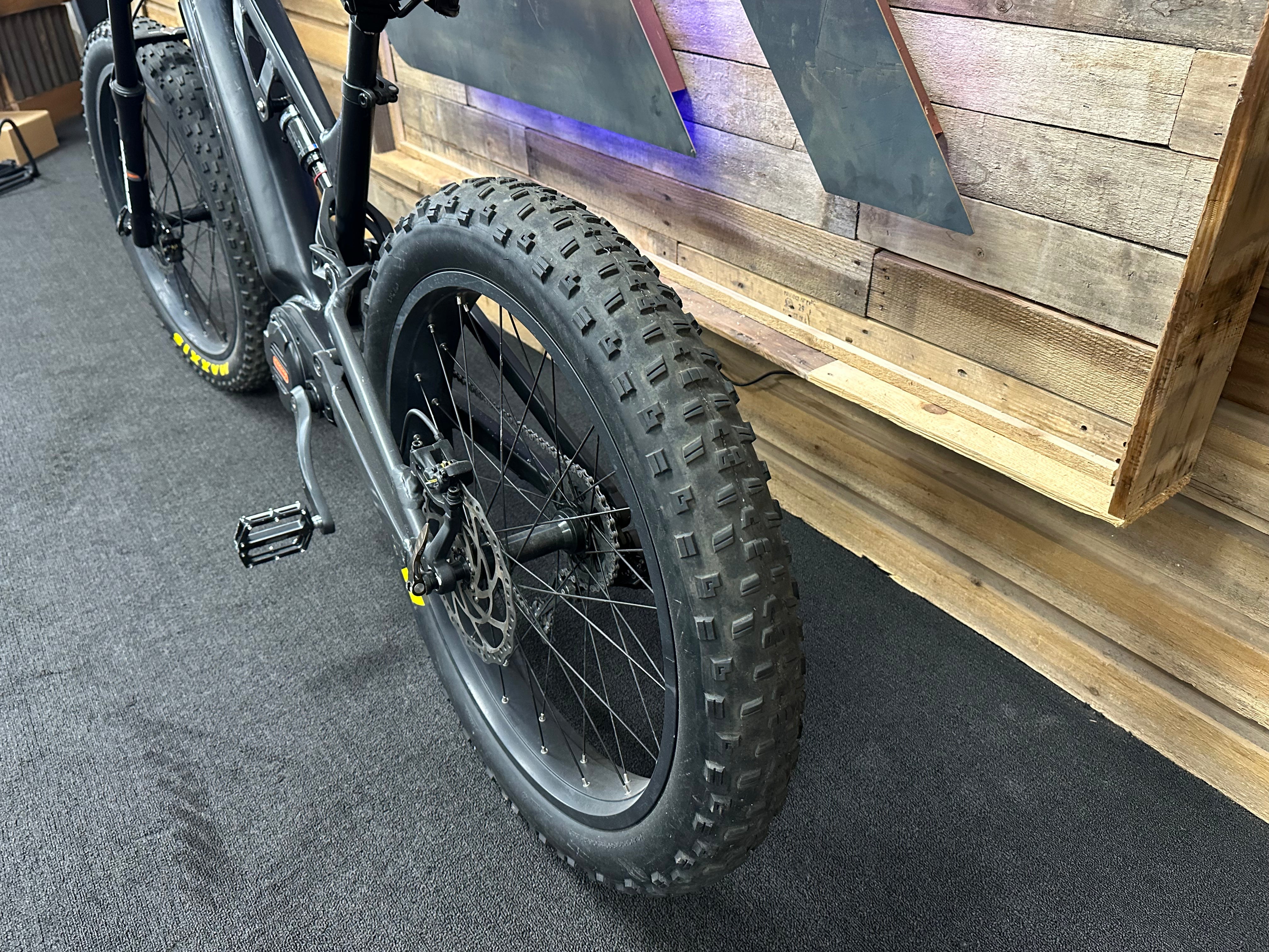 Scout / Medium / Matte Black / 17.5ah / 9999