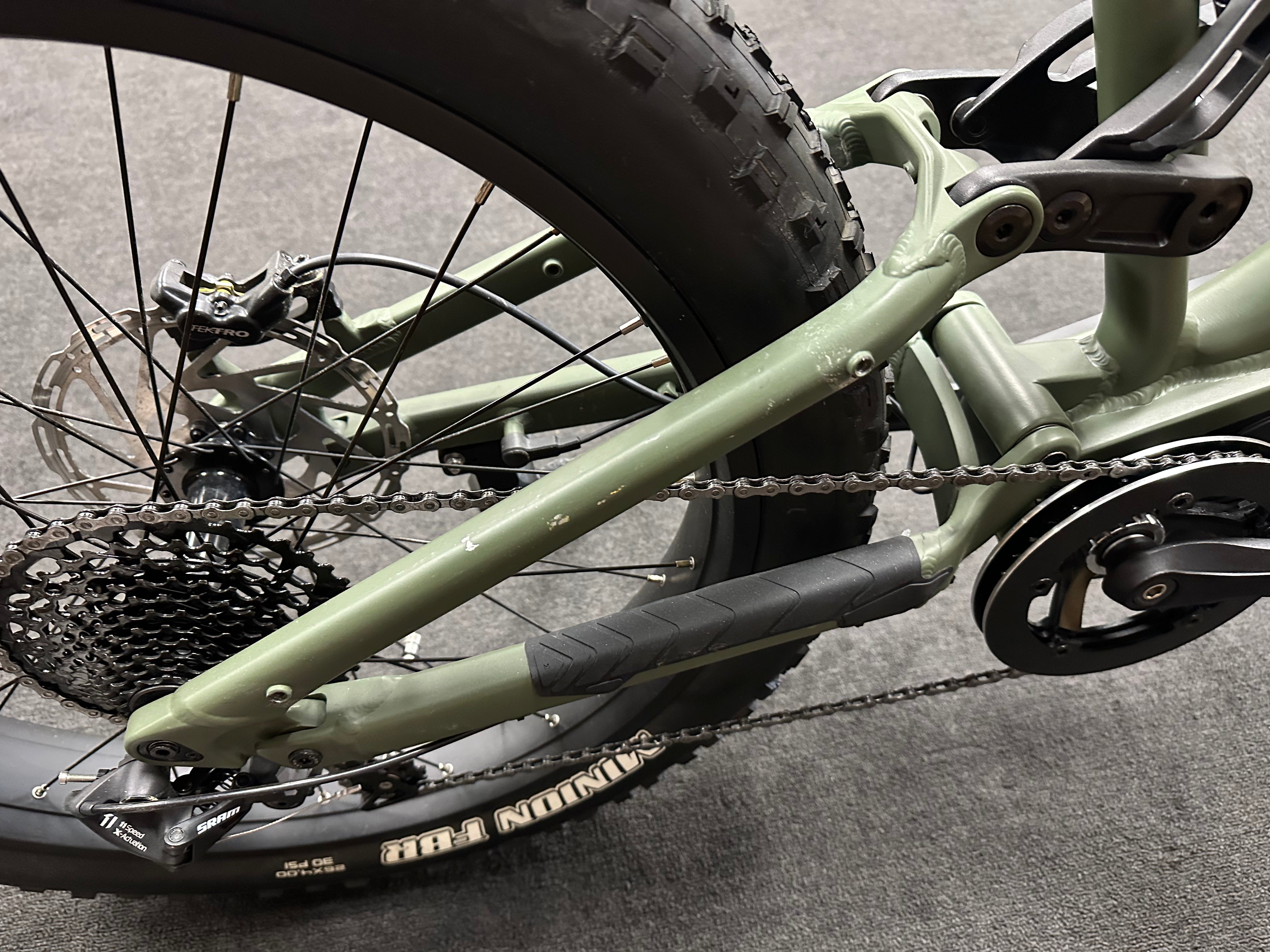 Scout / Large / Matte Green/ 21ah / 0210