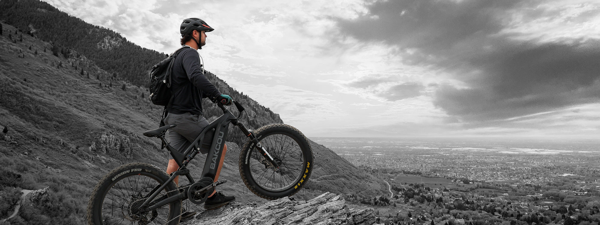 Biker overlooking a valley with his new Bakcou Scout eBike