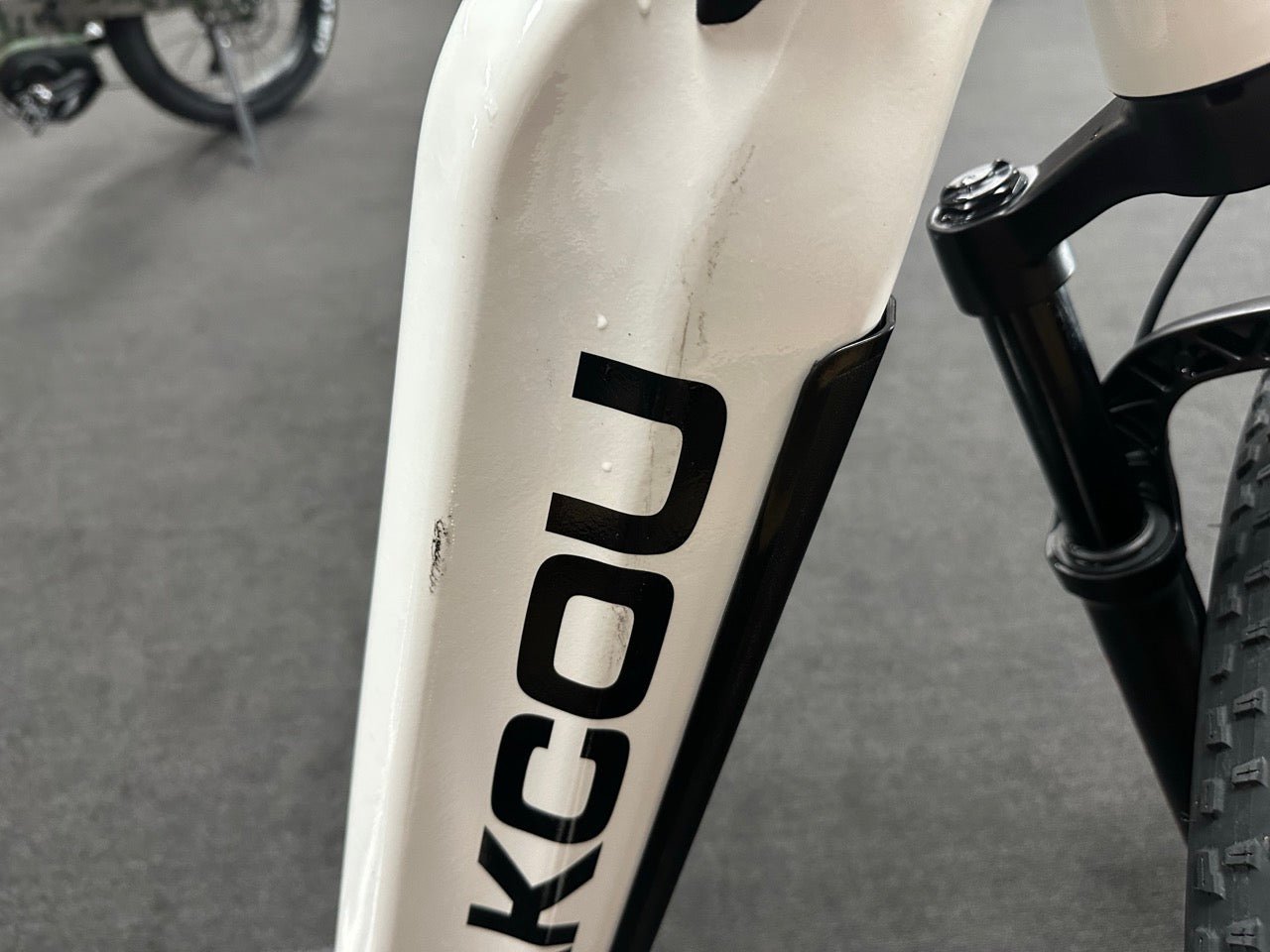 Grizzly / Gloss White / 21ah / 0029 - Bakcou