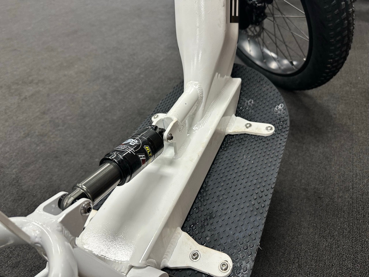 Grizzly / Gloss White / 21ah / 0029 - Bakcou