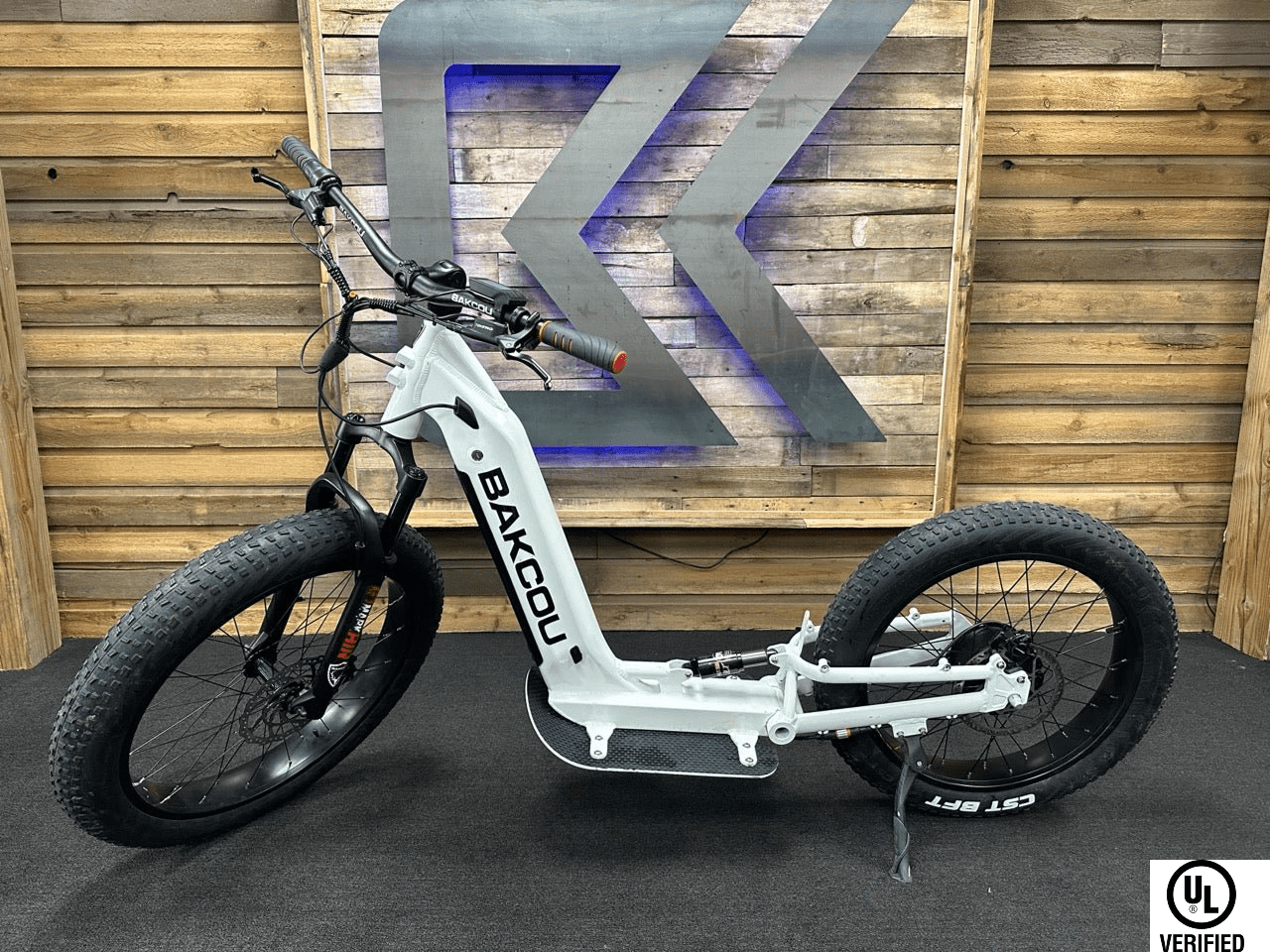 Grizzly / Gloss White / 21ah / 0029 - Bakcou