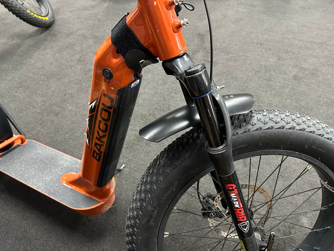 Timberwolf / Gloss Orange / 17.5ah / 3084 - Bakcou